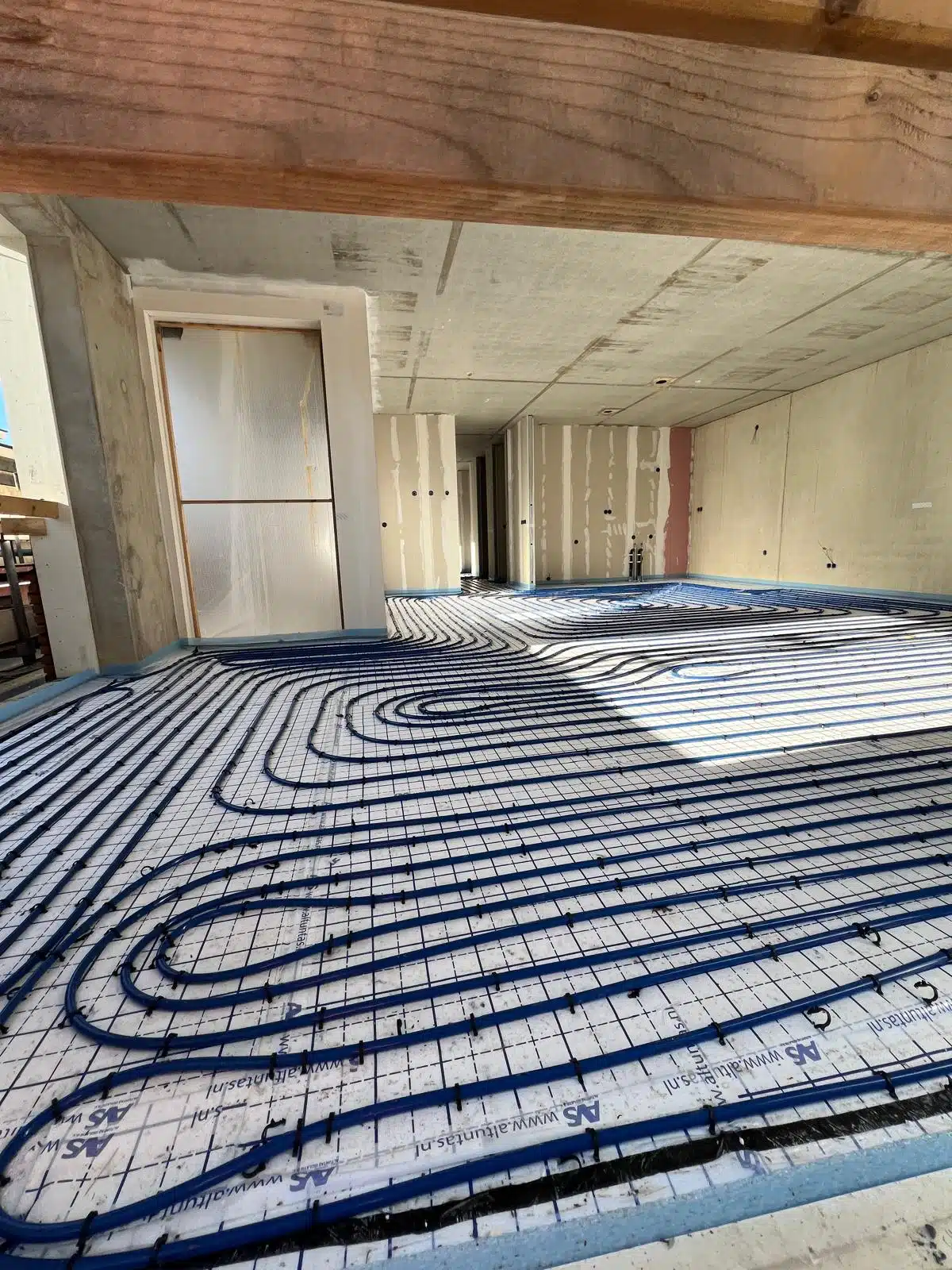 Schuimbeton met vloerverwarming